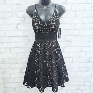 Xscape Lace‎ Party Dress